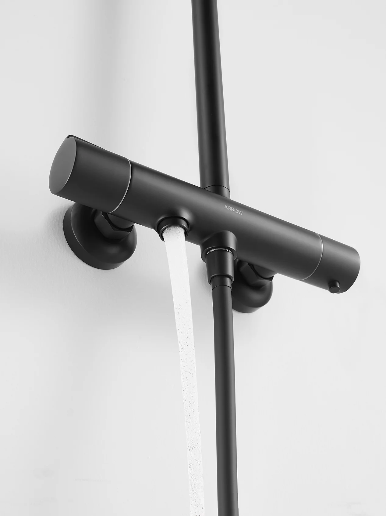 Душевая стойка ARROW AG3318MB с термостатом черный матовый 23651₽