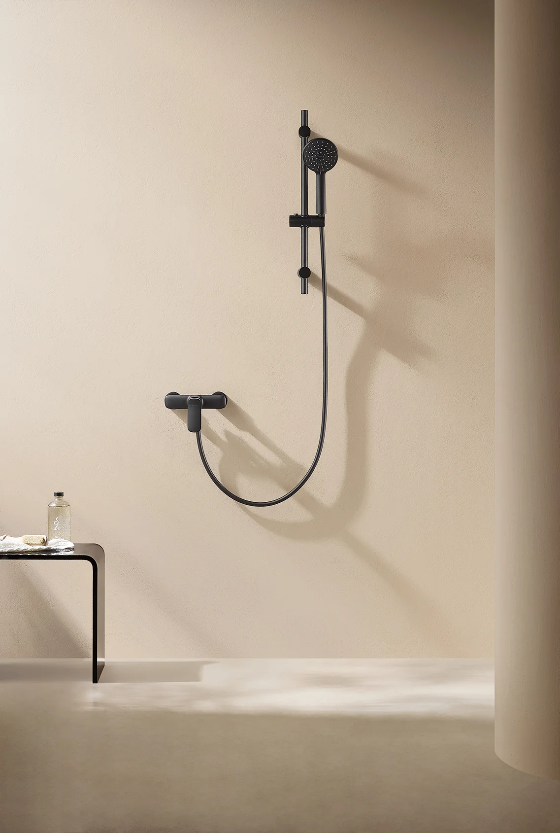 Смеситель для душа ARROW AG3503MB-TZ с душем и штангой черный матовый 9129₽