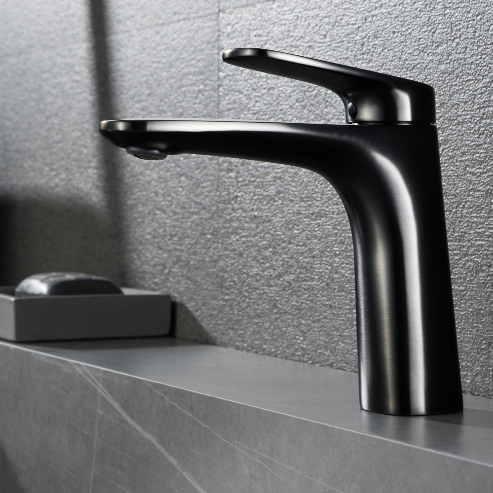 Смеситель для раковины BlackWhite UK8701B черный матовый 13950₽