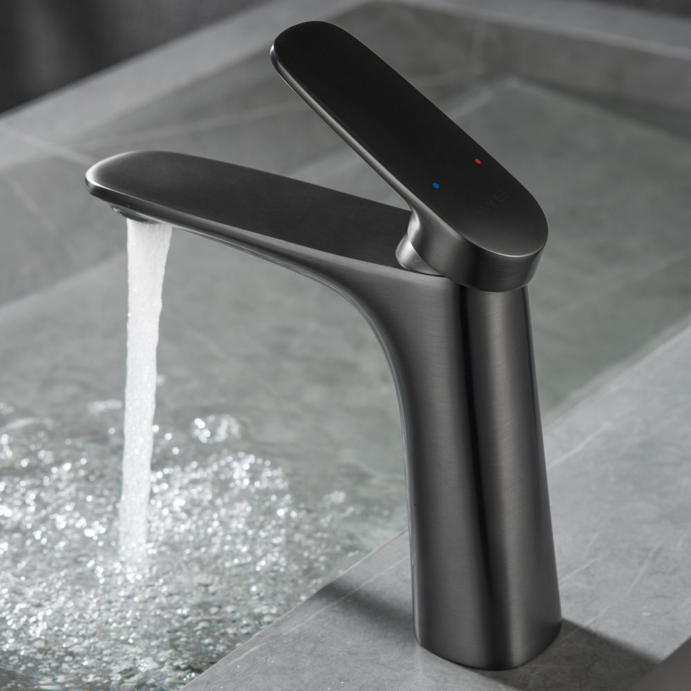 Смеситель для раковины BlackWhite UK8701MG оружейная сталь 16650₽