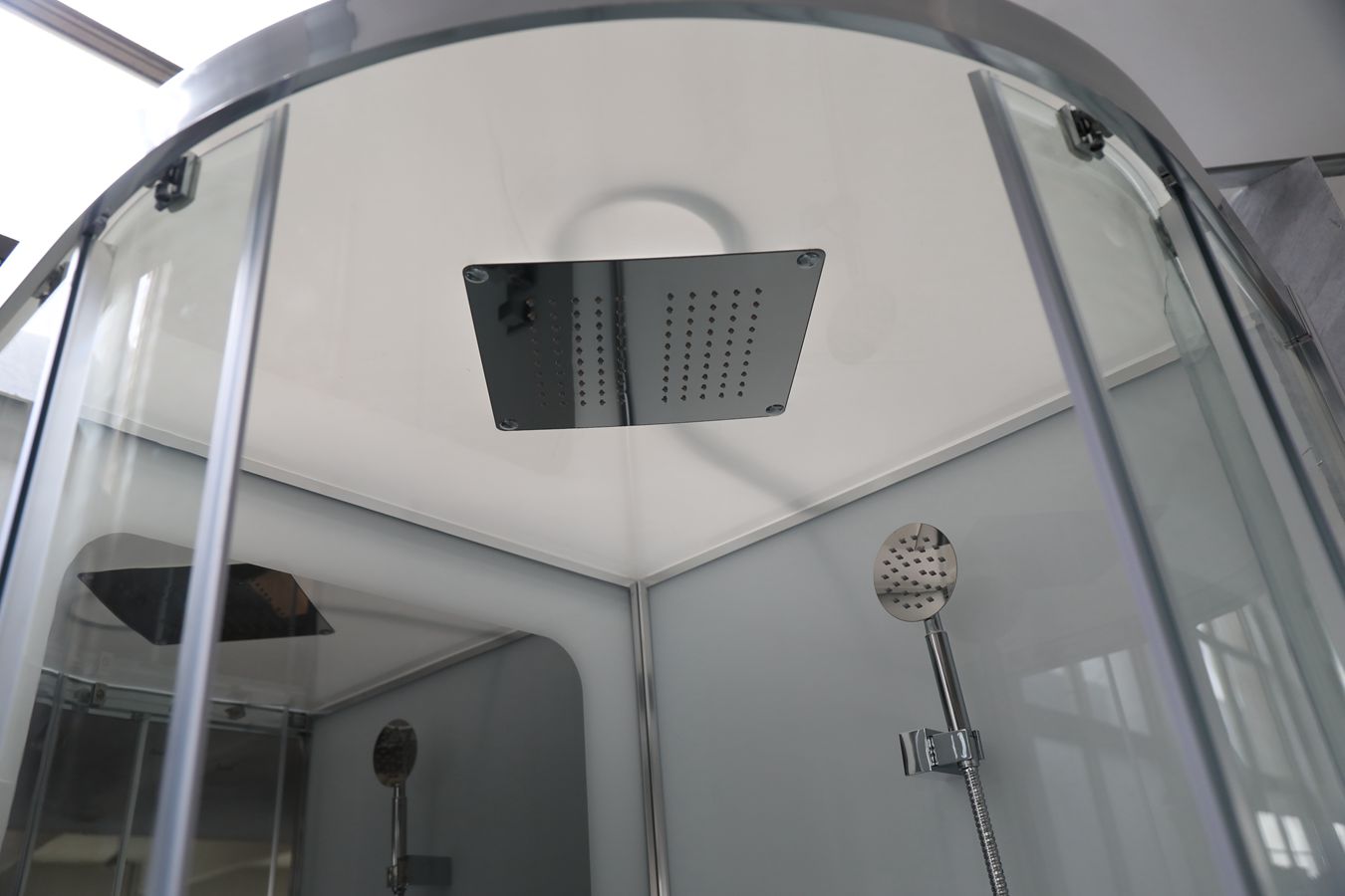 Душевая кабина Ceruttispa Viva VIVA91 90x90 см профиль хром 68990₽