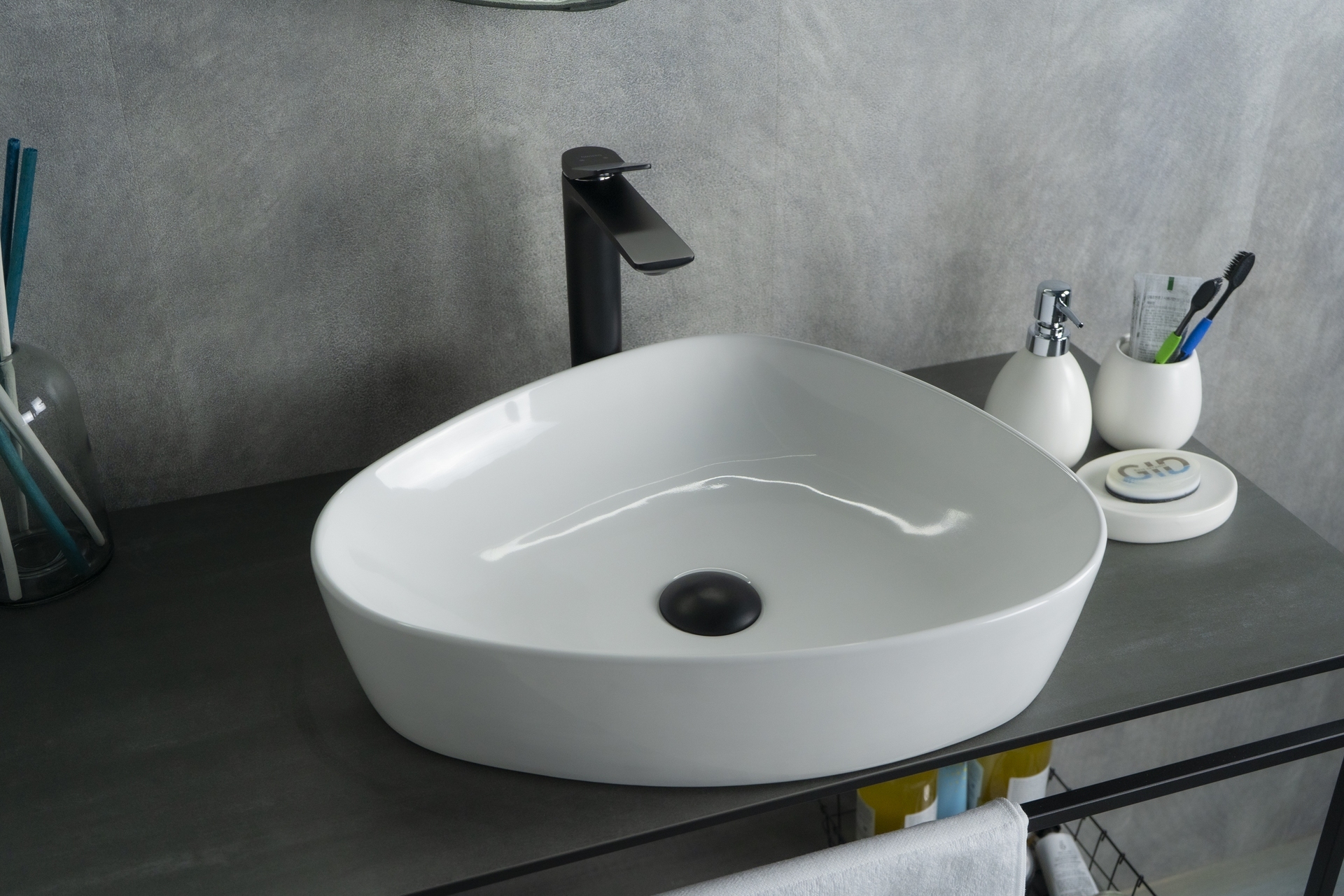 Раковина накладная GID Creativo N9386 50х40 белая глянцевая треугольная керамика 4850₽