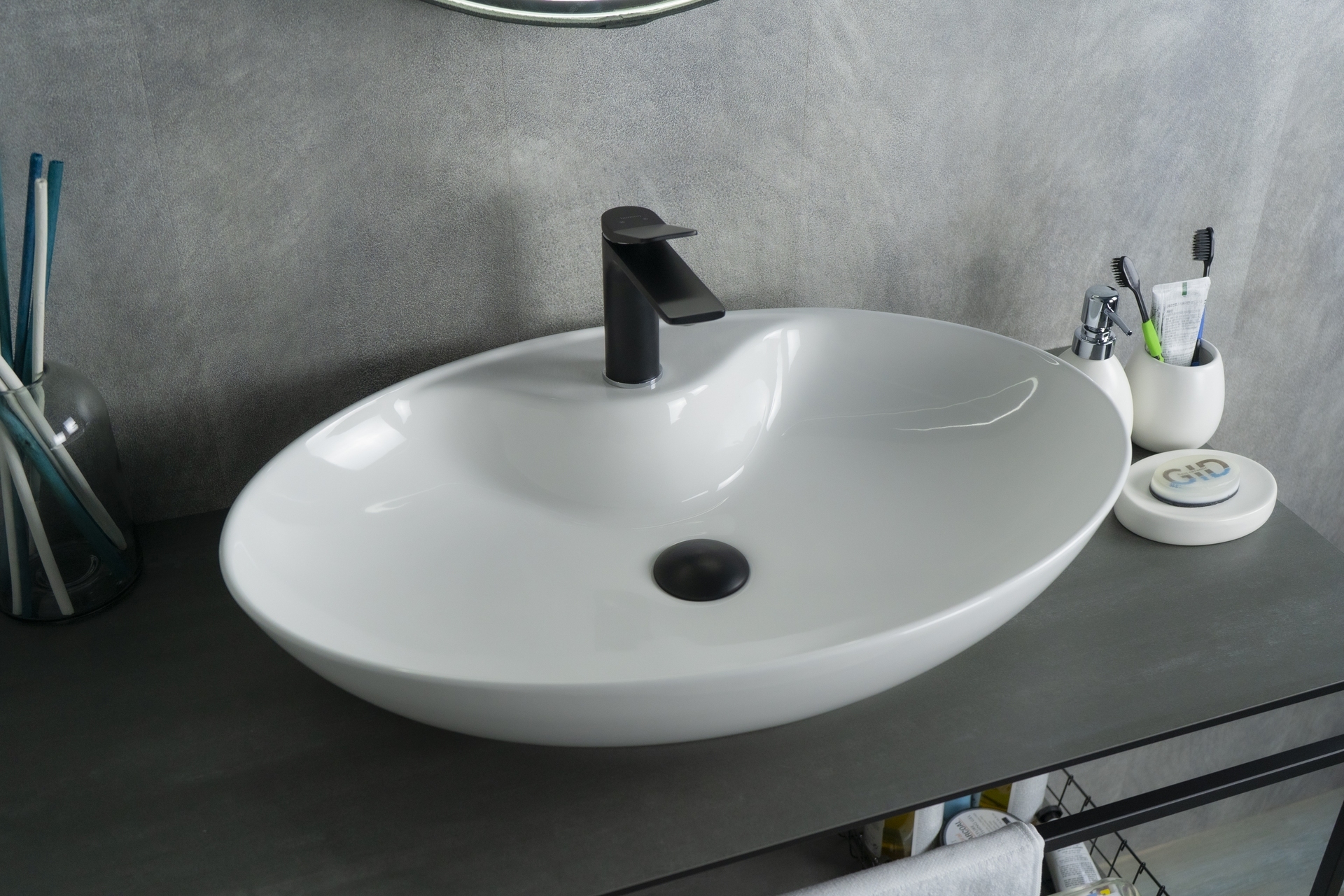 Раковина накладная GID Lago N9438 65х43 белая глянцевая овальная керамика 9800₽
