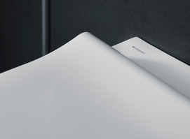 Фото Унитаз подвесной Geberit Smyle 500.683.00.2 безободковый, закрытая форма с сиденьем микролифт, быстросъемное