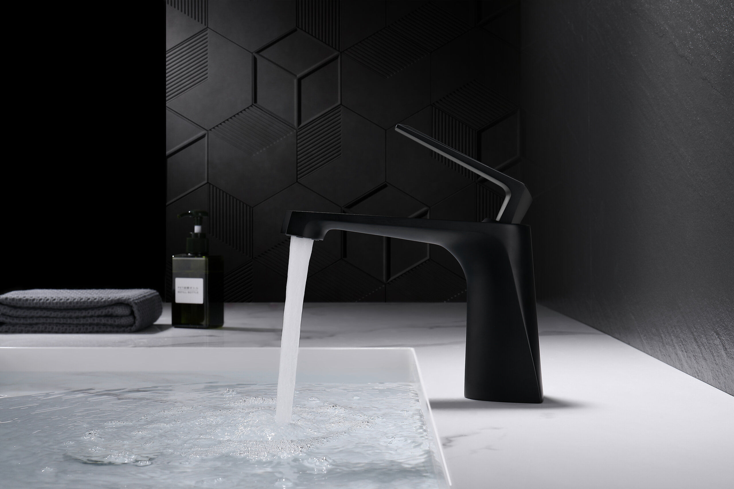 Смеситель для раковины Milleau CRISTAL MLV6223LS-MB черный матовый 8650₽