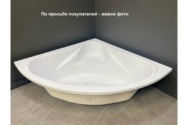 Фото Акриловая ванна Relisan Mira 140x140