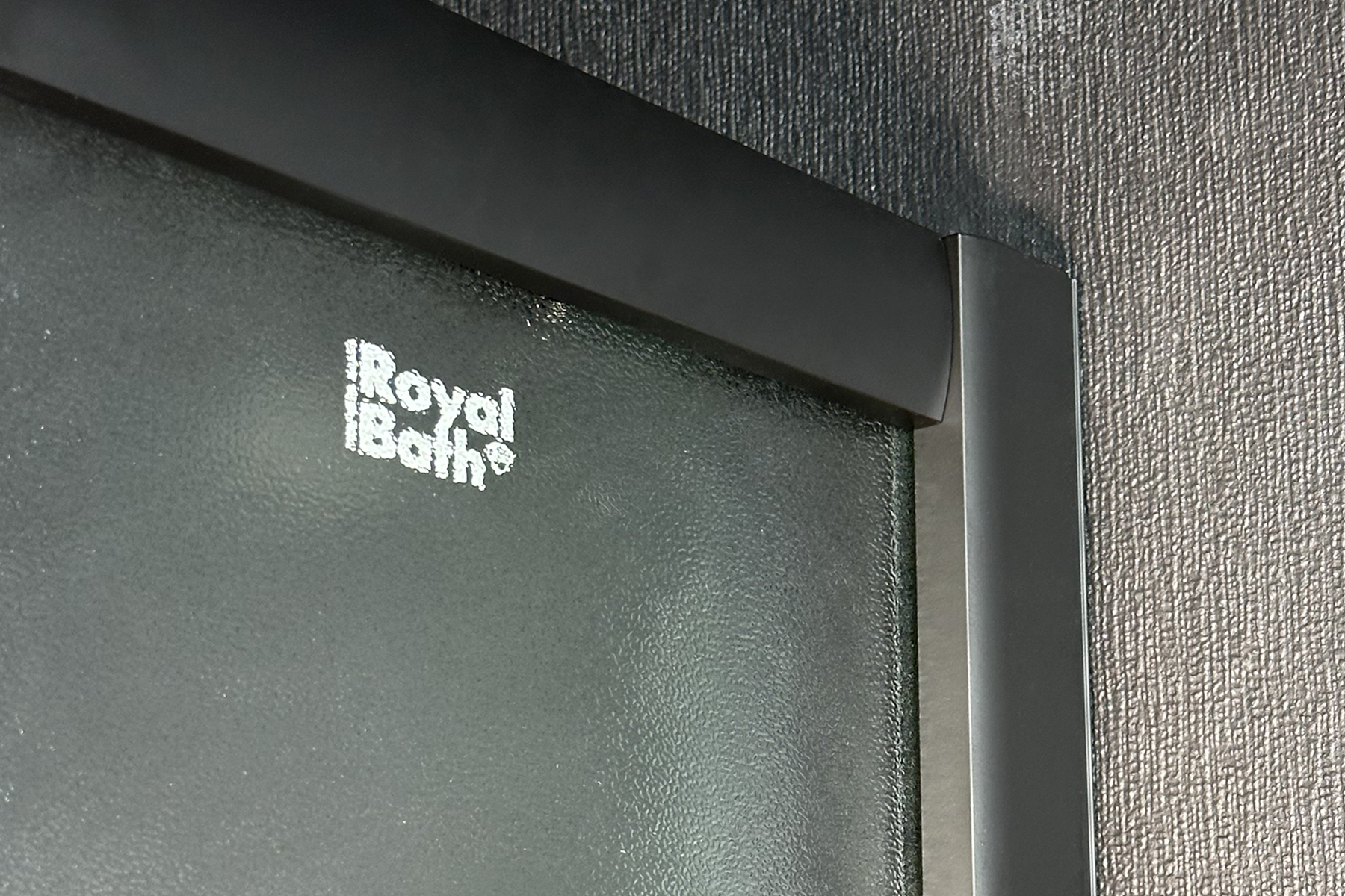 Душевой уголок Royal Bath HK 90x90 RB90HK-C-BL-Practic стекло рифленое, профиль черный, с поддоном, размер 90x90, цвет белый - фото 7